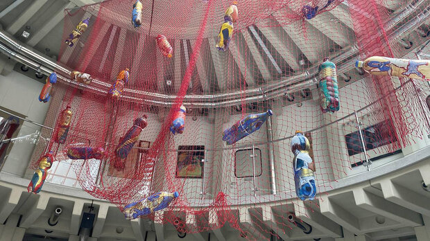 FLASCHENPOST FÜR DEN FRIEDEN, Installation von ILSE HIRSCHMANN